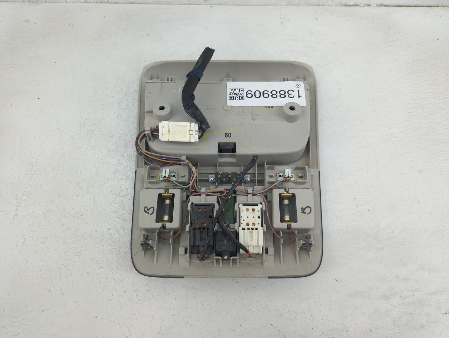 2010-2012 Subaru Legacy Overhead Roof Console 1388909 - Oemusedautoparts1.com