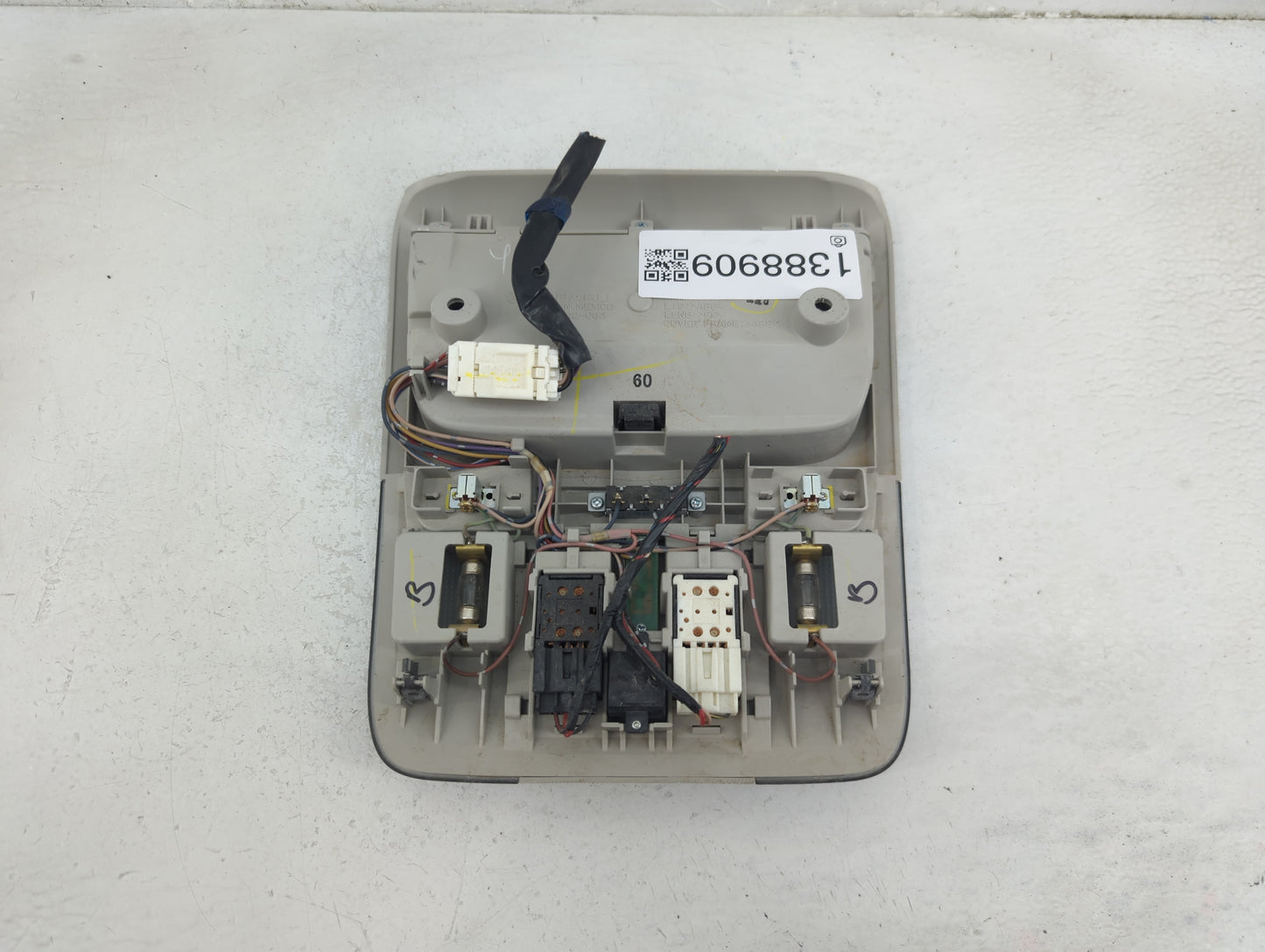 2010-2012 Subaru Legacy Overhead Roof Console 1388909 - Oemusedautoparts1.com