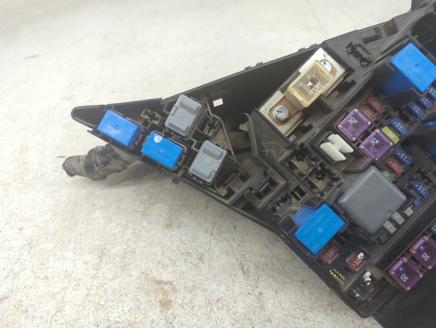 2010-2014 Subaru Legacy Fusebox Fuse Box Panel Relay Module P/N:MB503200B Fits Fits 2010 2011 2012 2013 2014 OEM Used Auto P