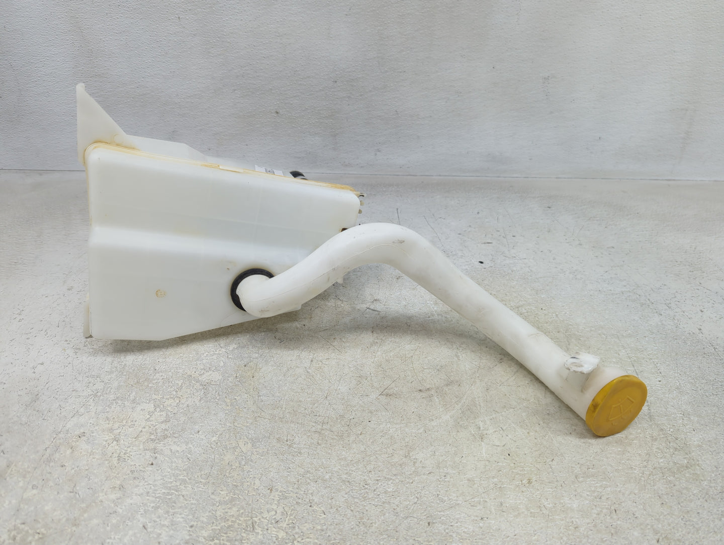 2010-2014 Subaru Legacy Windshield Washer Fluid Reservoir Bottle Oem - Oemusedautoparts1.com