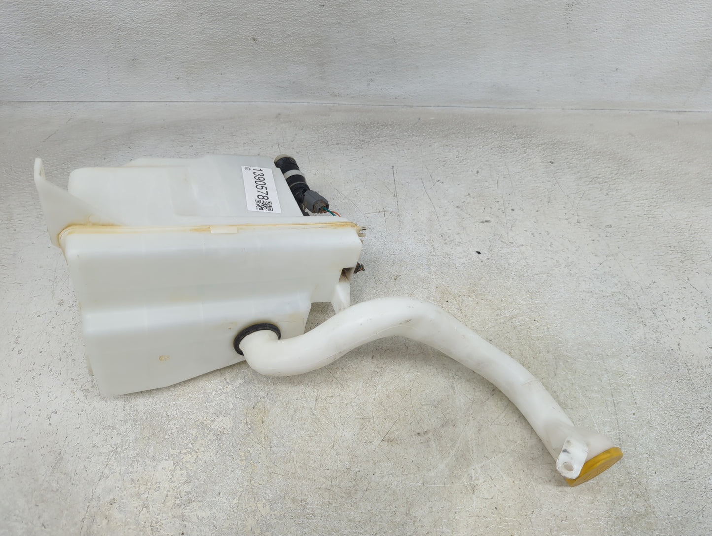 2010-2014 Subaru Legacy Windshield Washer Fluid Reservoir Bottle Oem - Oemusedautoparts1.com