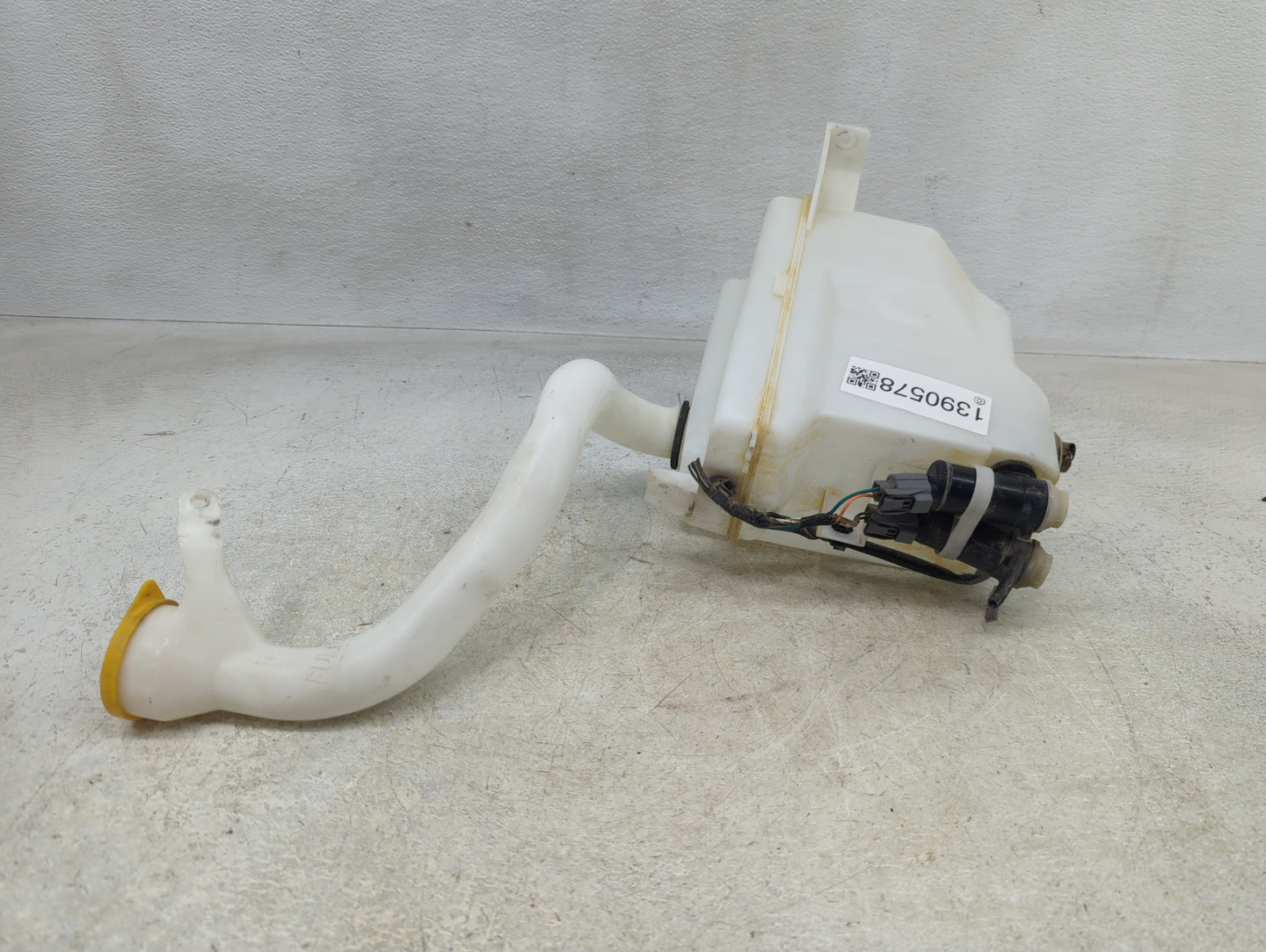 2010-2014 Subaru Legacy Windshield Washer Fluid Reservoir Bottle Oem - Oemusedautoparts1.com