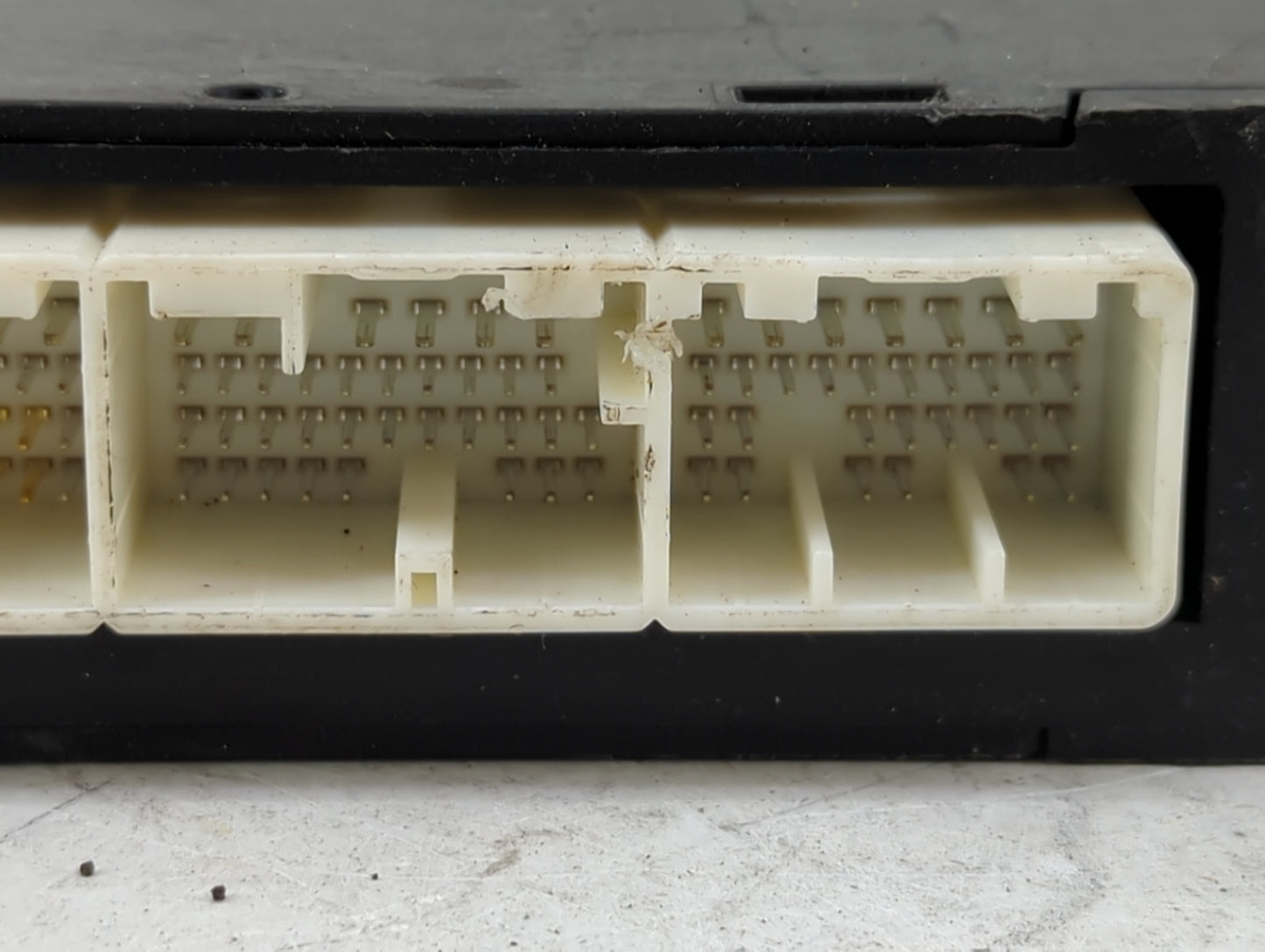 2010 Subaru Legacy Body Control Module Bcm Inner Cabin Fuse Box - Oemusedautoparts1.com
