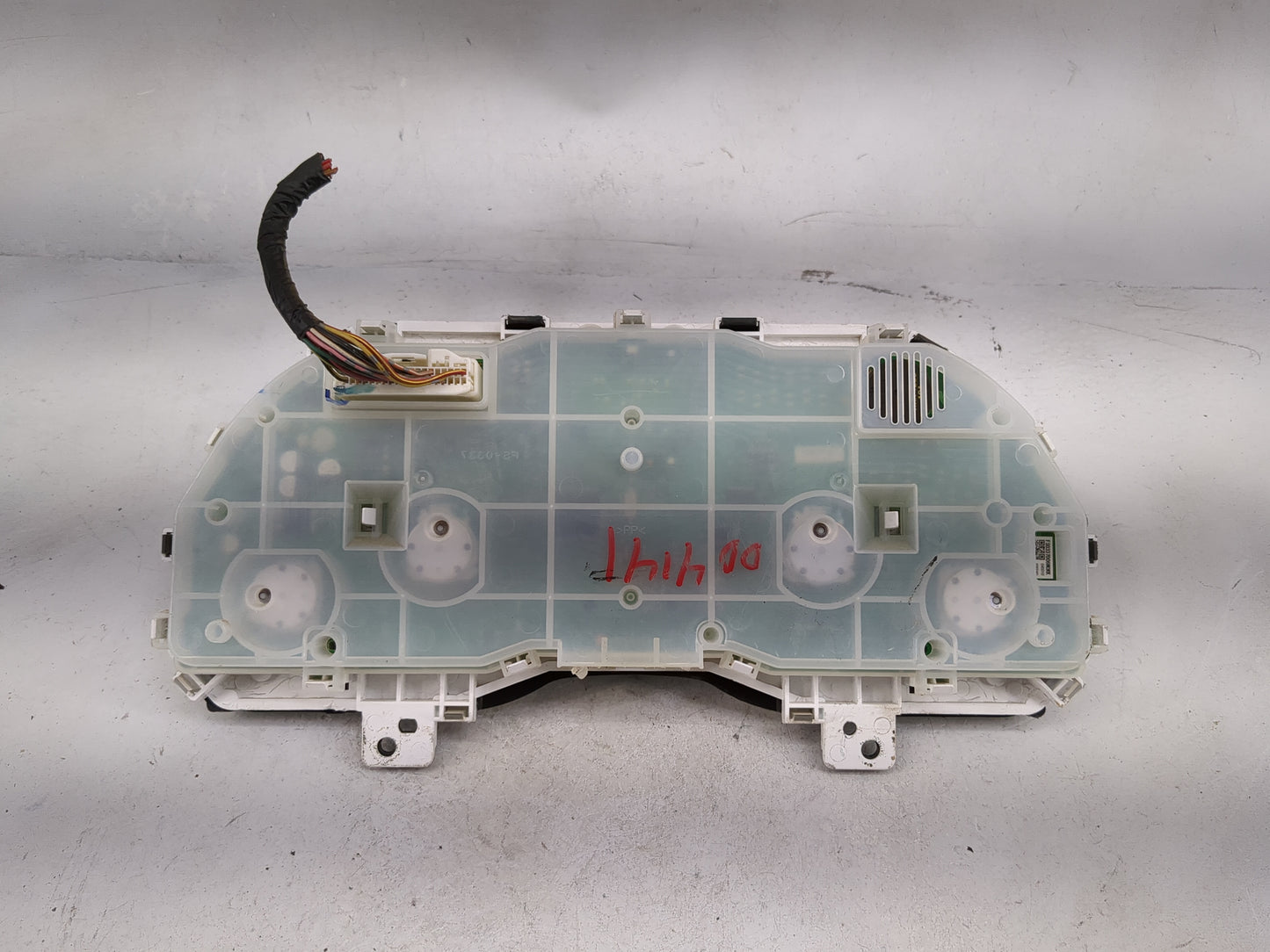 2010 Subaru Legacy Instrument Cluster Speedometer Gauges P/N:85002AJ05 0337006 Miles: Fits OEM Used Auto Parts - Oemusedauto