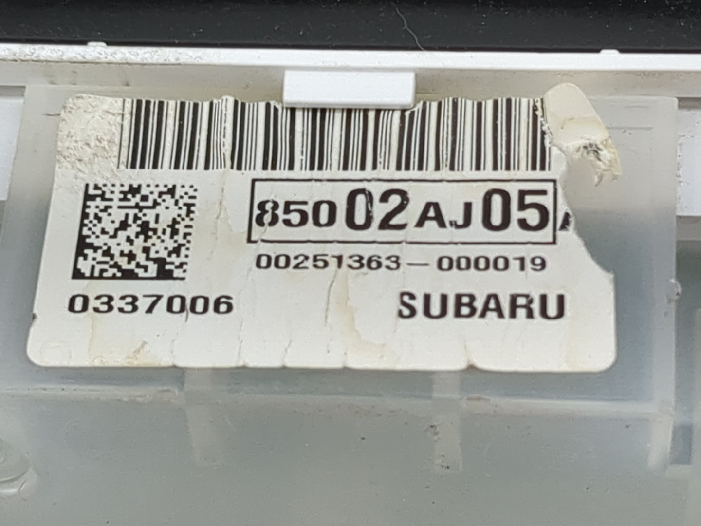 2010 Subaru Legacy Instrument Cluster Speedometer Gauges P/N:85002AJ05 0337006 Miles: Fits OEM Used Auto Parts - Oemusedauto