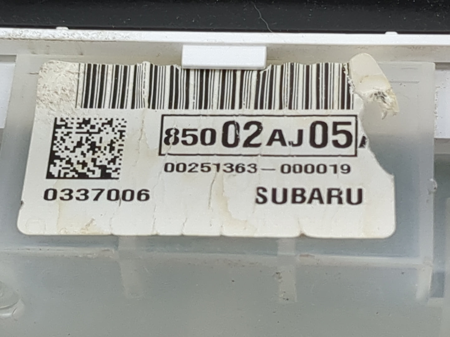 2010 Subaru Legacy Instrument Cluster Speedometer Gauges P/N:85002AJ05 0337006 Miles: Fits OEM Used Auto Parts - Oemusedauto