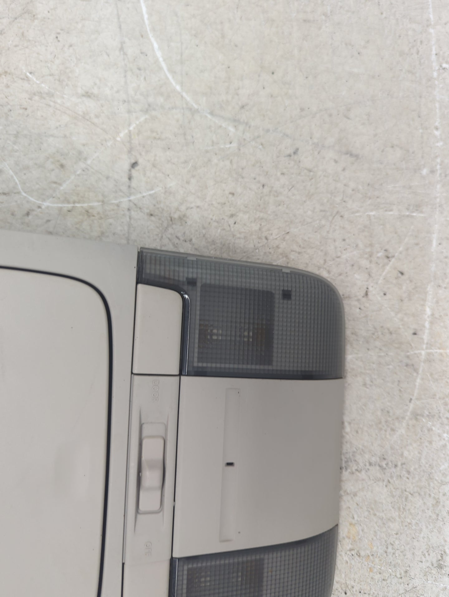 2010 Subaru Legacy Overhead Roof Console Gray - Oemusedautoparts1.com