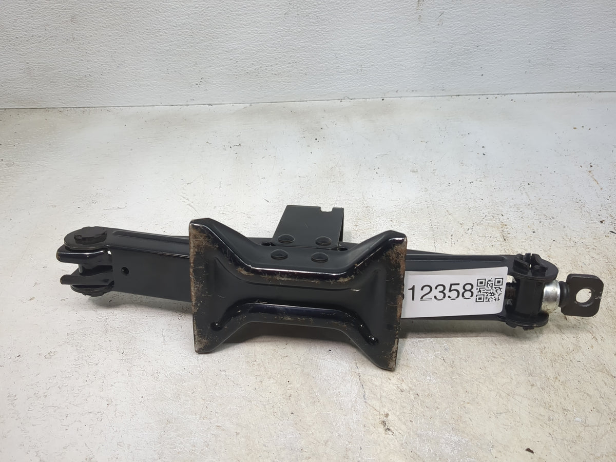 2010 Subaru Legacy Spare Scissor Car Jack Black - Oemusedautoparts1.com