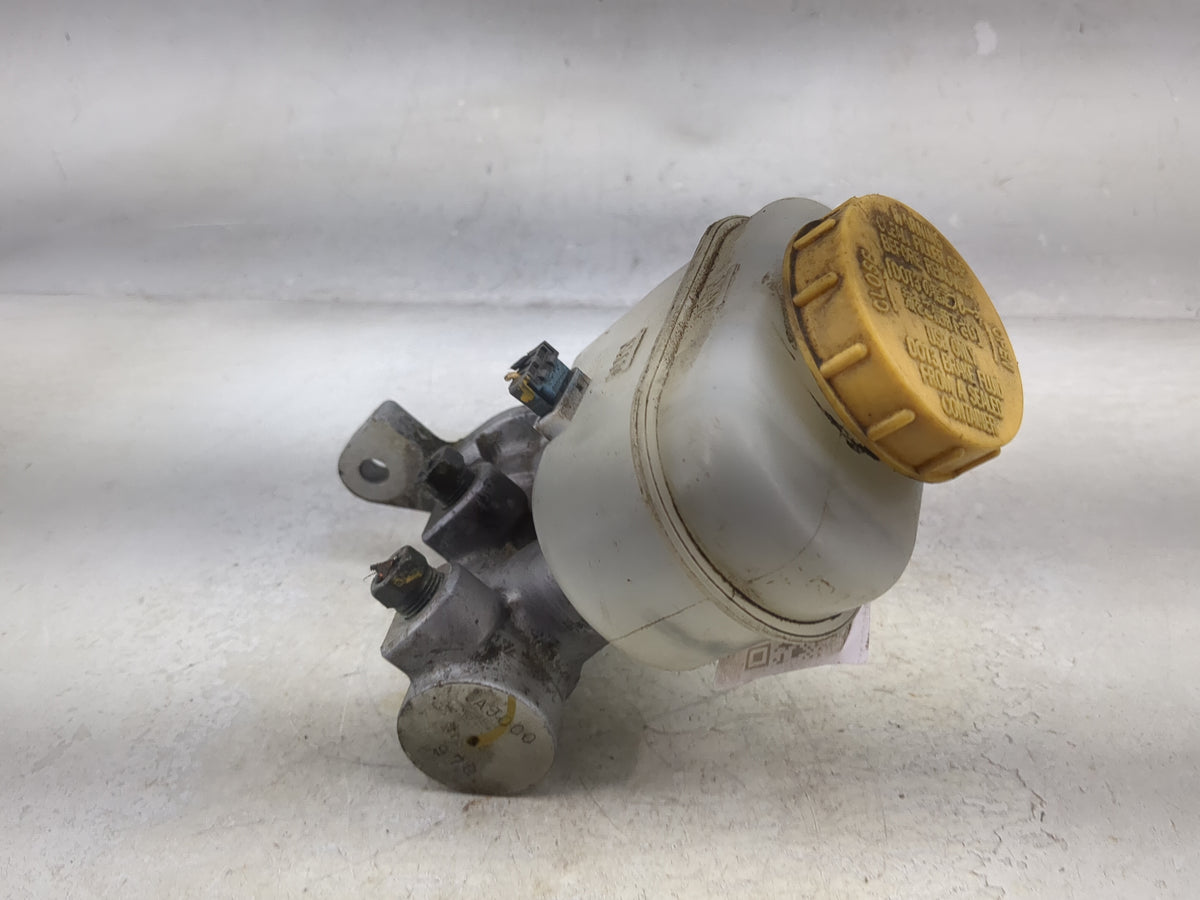 2010-2014 Subaru Legacy Brake Master Cylinder 1512826 - Oemusedautoparts1.com