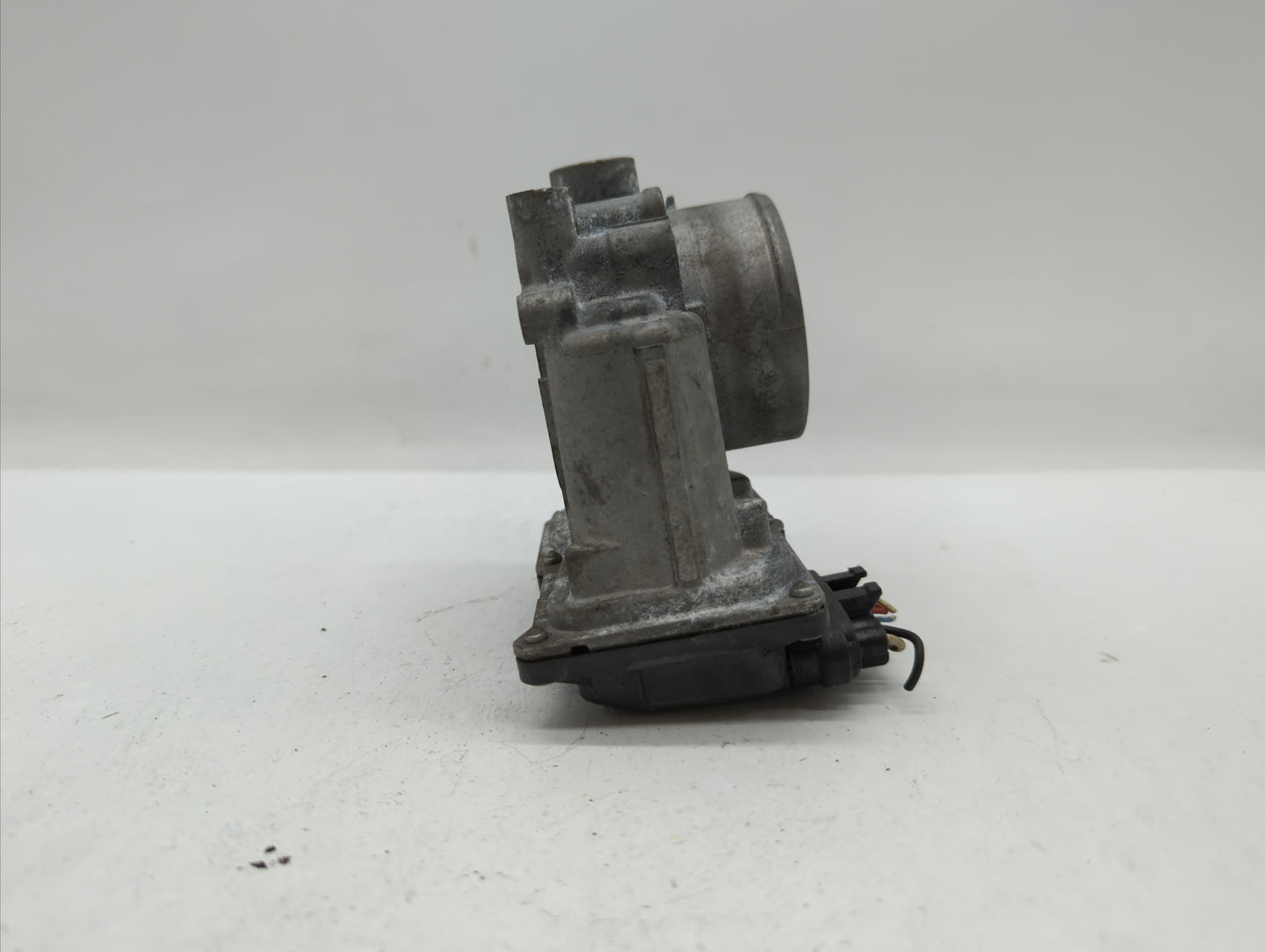 2010-2012 Subaru Legacy Throttle Body P/N:16112AA350 Fits Fits 2010 2011 2012 OEM Used Auto Parts - Oemusedautoparts1.com