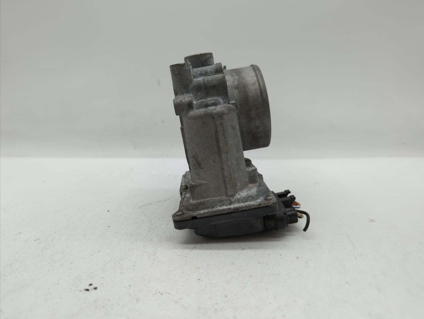 2010-2012 Subaru Legacy Throttle Body P/N:16112AA350 Fits Fits 2010 2011 2012 OEM Used Auto Parts - Oemusedautoparts1.com
