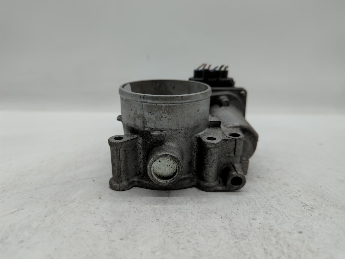 2010-2012 Subaru Legacy Throttle Body P/N:16112AA350 Fits Fits 2010 2011 2012 OEM Used Auto Parts - Oemusedautoparts1.com