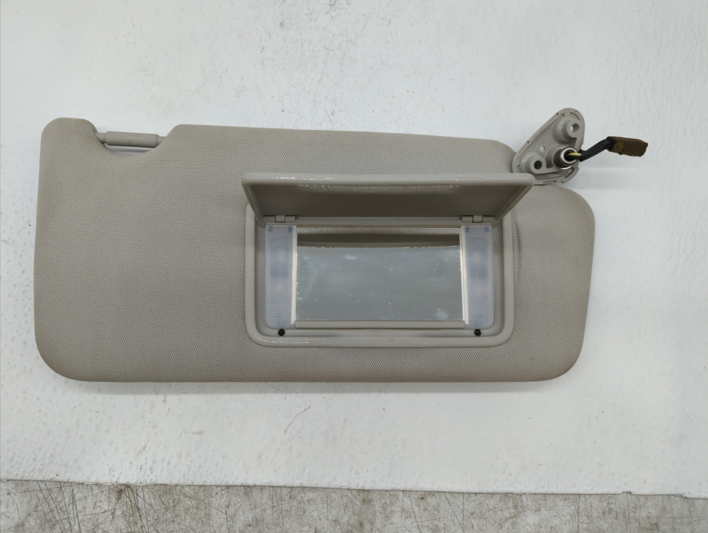 2010-2014 Subaru Legacy Sun Visor Shade Replacement Passenger Right Mirror Fits Fits 2010 2011 2012 2013 2014 OEM Used Auto 