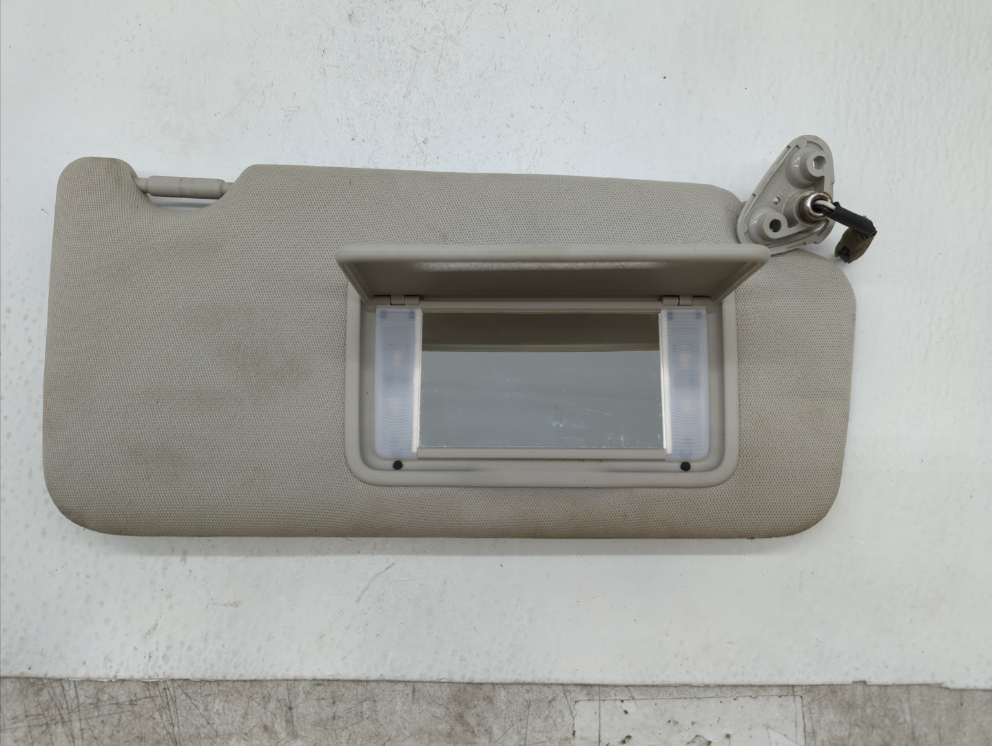 2010-2014 Subaru Legacy Sun Visor Shade Replacement Passenger Right Mirror Fits Fits 2010 2011 2012 2013 2014 OEM Used Auto 