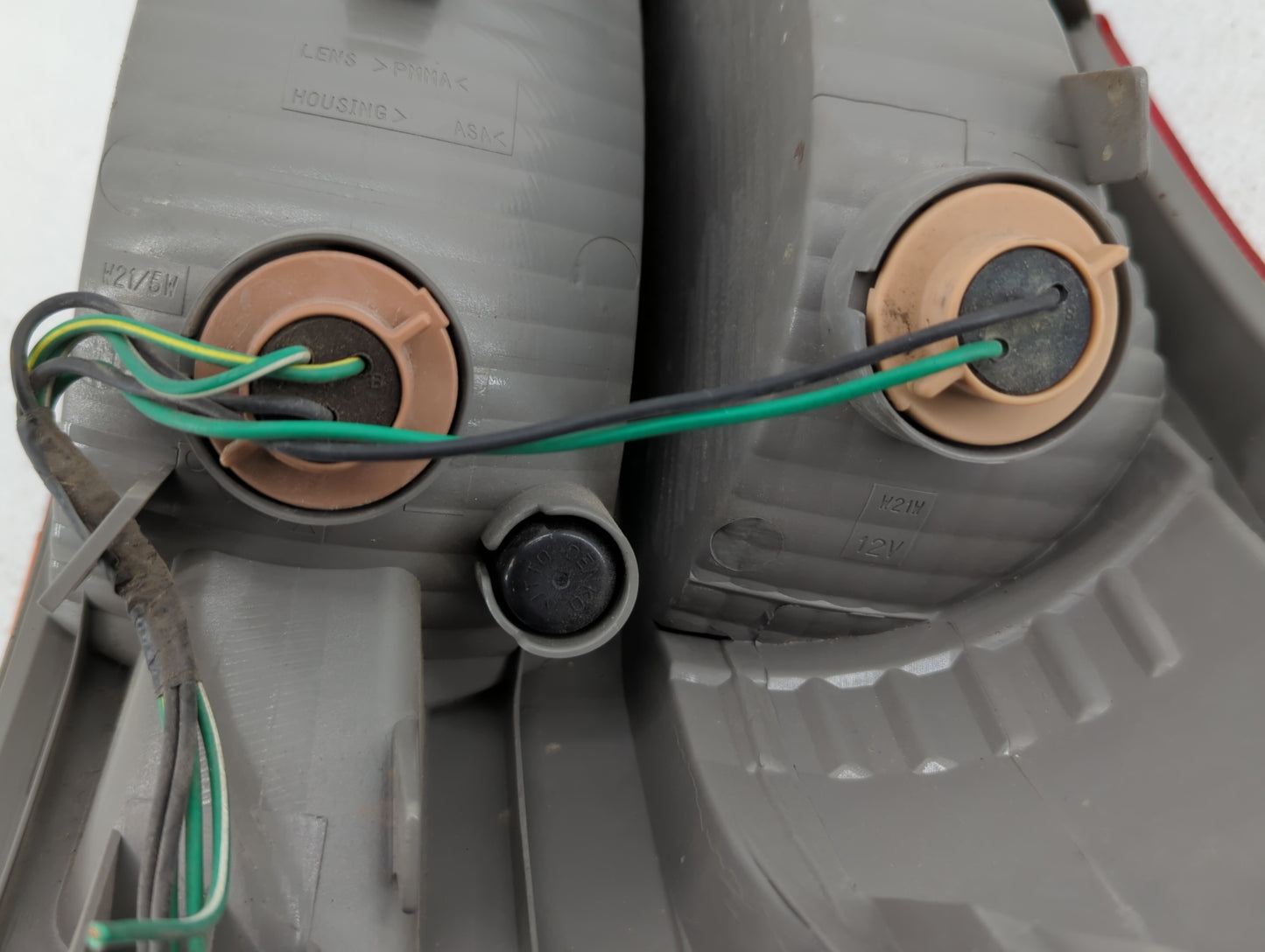 2010-2014 Subaru Legacy Tail Light Assembly Driver Left OEM P/N:2PA 946 099 Fits Fits 2010 2011 2012 2013 2014 OEM Used Auto