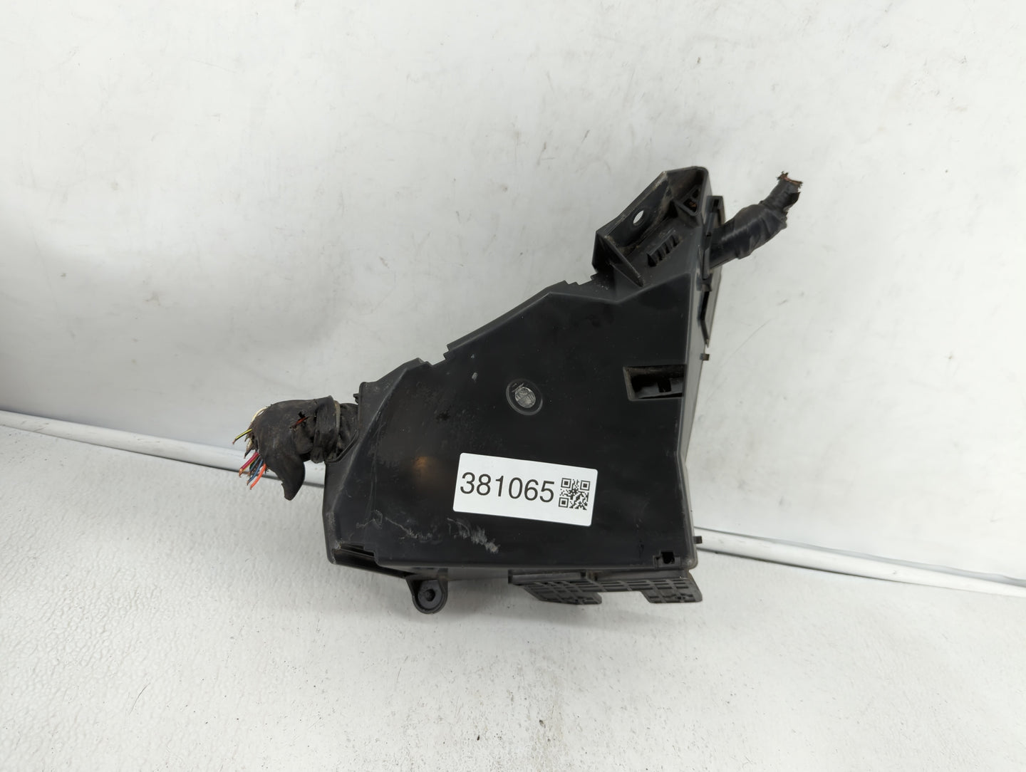 2010-2014 Subaru Legacy Fusebox Fuse Box Panel Relay Module P/N:MB503200B MB10280B, MB102801B Fits Fits 2010 2011 2012 2013 