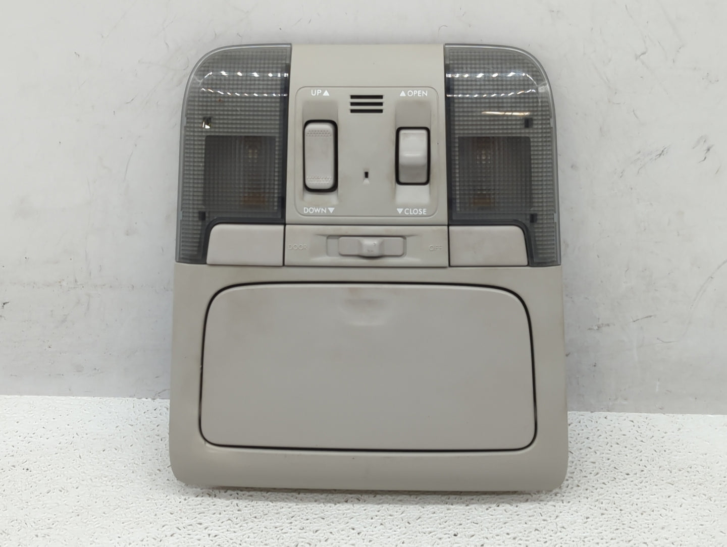 2010-2012 Subaru Legacy Overhead Roof Console - Oemusedautoparts1.com