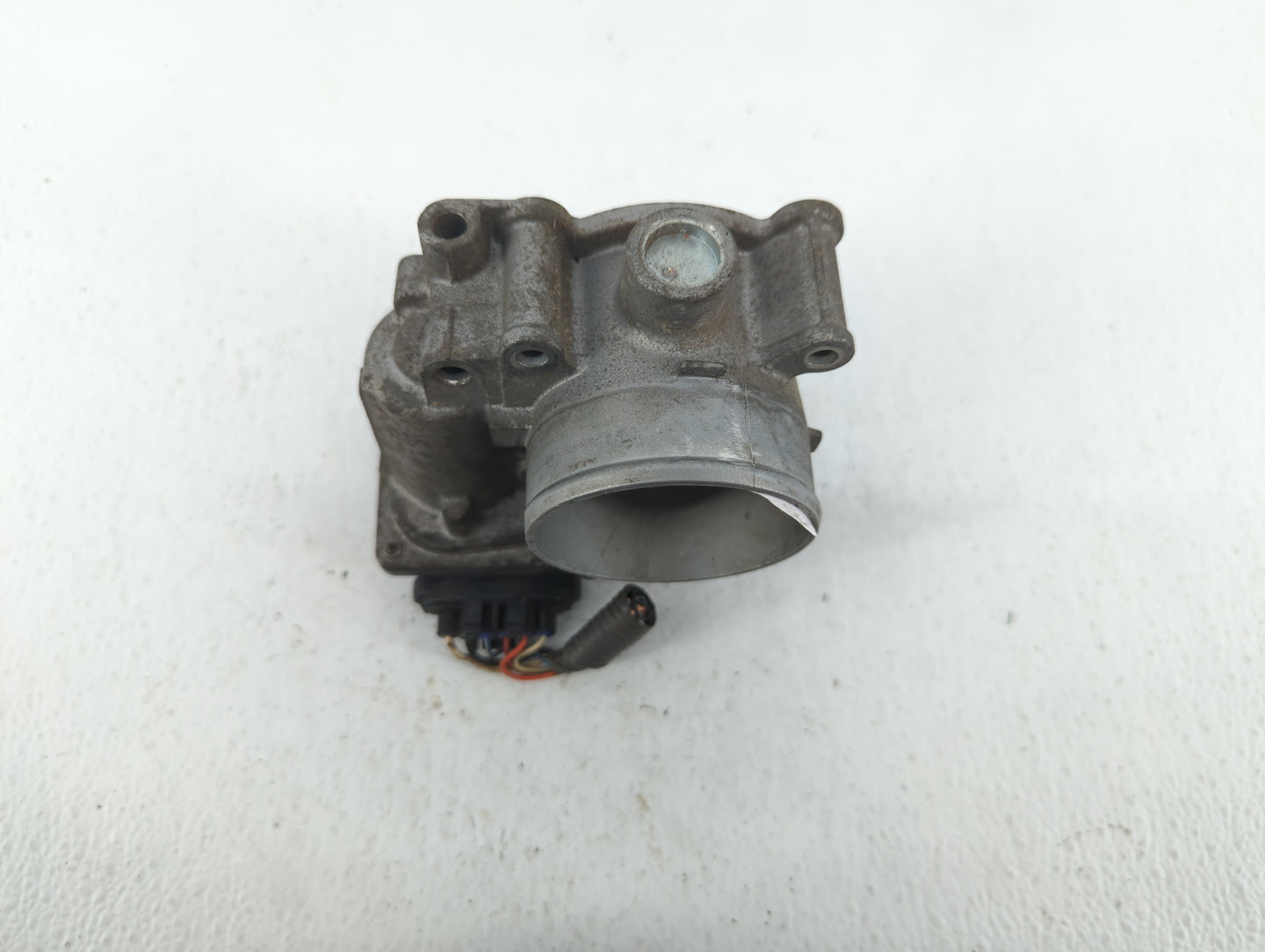 2010-2012 Subaru Legacy Throttle Body P/N:16112AA350 Fits Fits 2010 2011 2012 OEM Used Auto Parts - Oemusedautoparts1.com