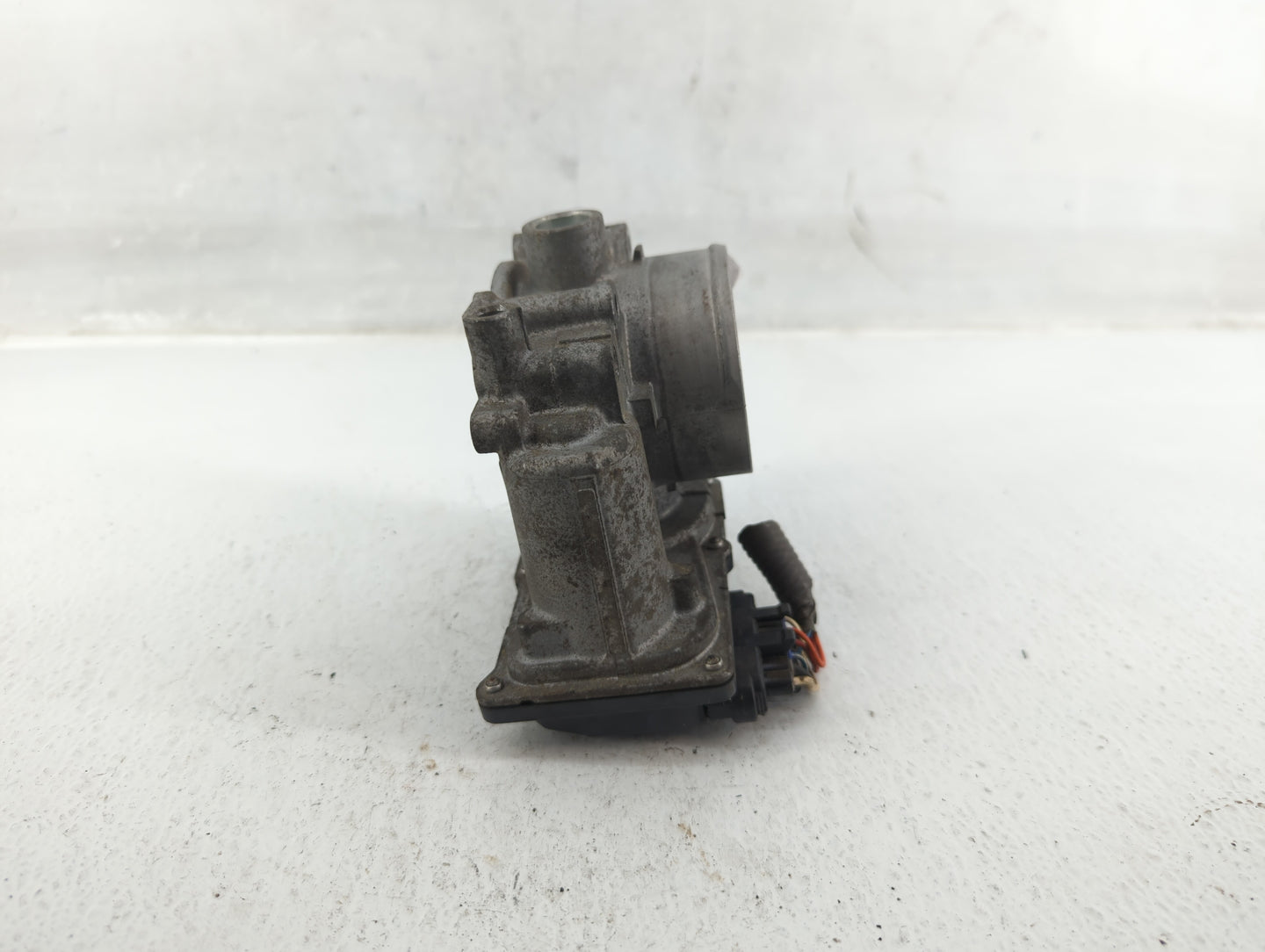 2010-2012 Subaru Legacy Throttle Body P/N:16112AA350 Fits Fits 2010 2011 2012 OEM Used Auto Parts - Oemusedautoparts1.com