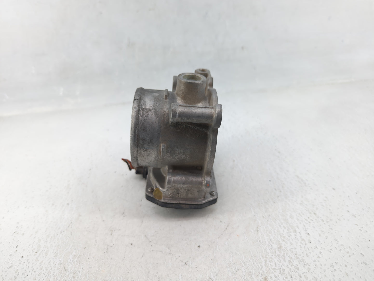2010-2012 Subaru Legacy Throttle Body P/N:16112AA350 Fits Fits 2010 2011 2012 OEM Used Auto Parts - Oemusedautoparts1.com