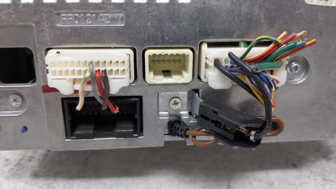2010-2012 Subaru Legacy Am Fm Cd Player Radio Receiver - Oemusedautoparts1.com