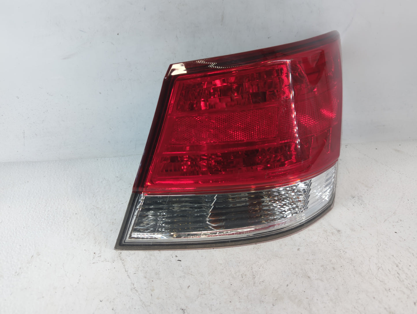 2010-2014 Subaru Legacy Tail Light Assembly Passenger Right OEM P/N:03055202 Fits Fits 2010 2011 2012 2013 2014 OEM Used Aut