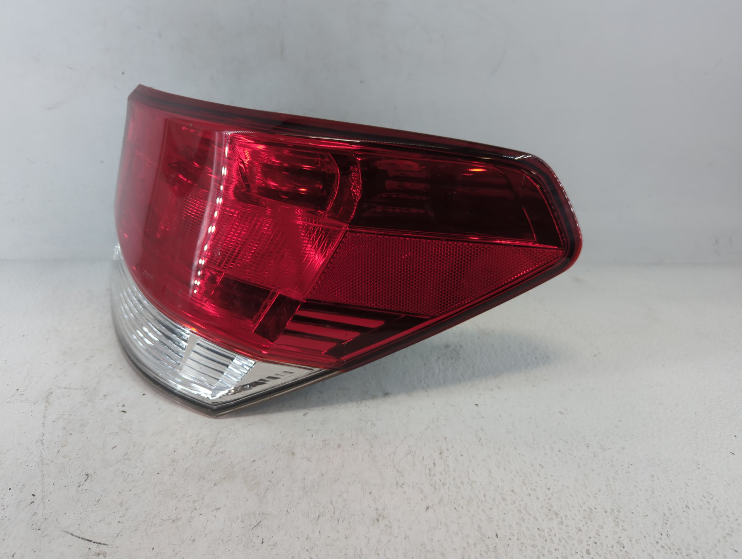 2010-2014 Subaru Legacy Tail Light Assembly Passenger Right OEM P/N:03055202 Fits Fits 2010 2011 2012 2013 2014 OEM Used Aut