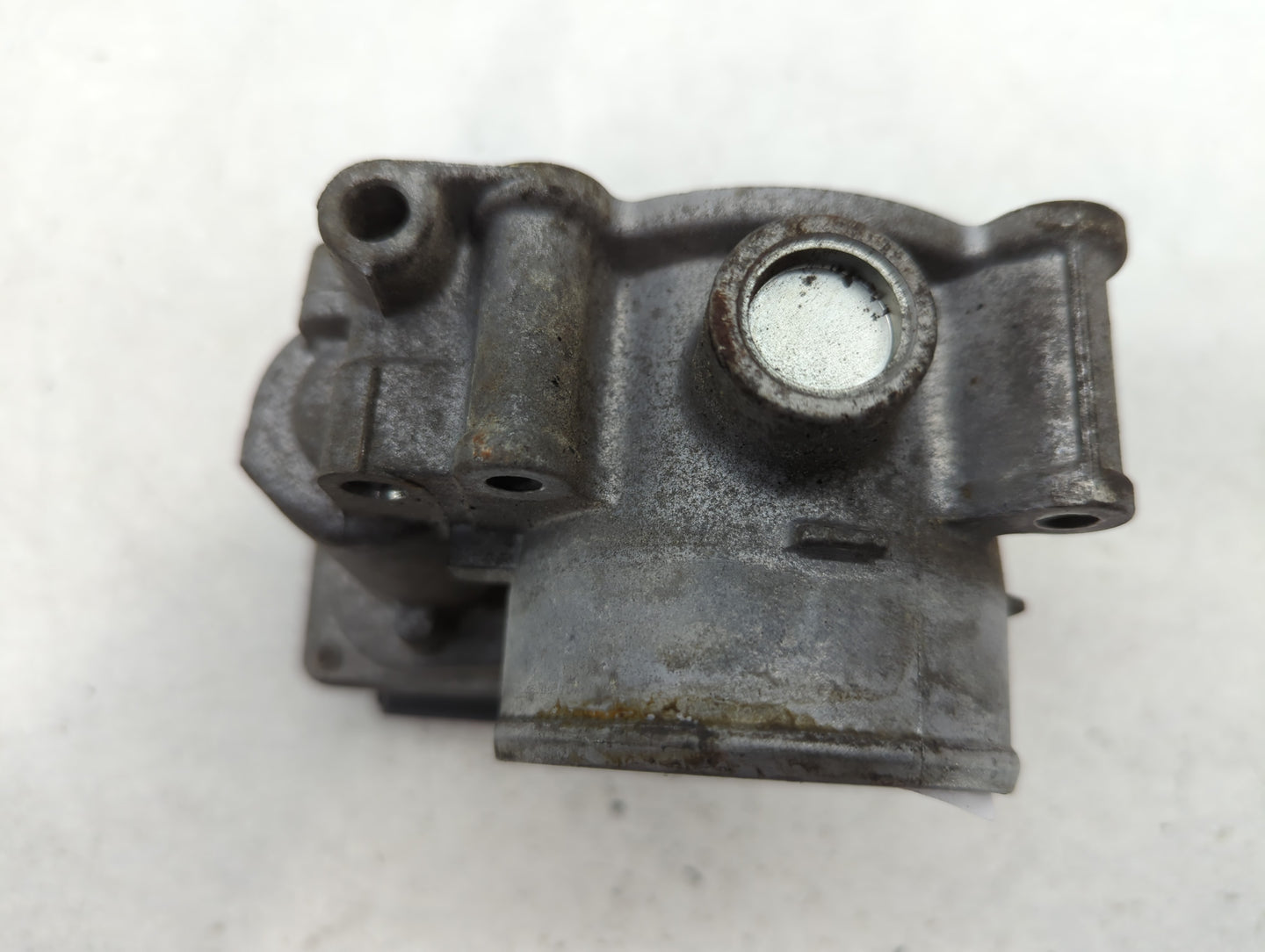 2010-2012 Subaru Legacy Throttle Body P/N:E1569 3M19 1290, 16112AA350 Fits Fits 2010 2011 2012 OEM Used Auto Parts - Oemused