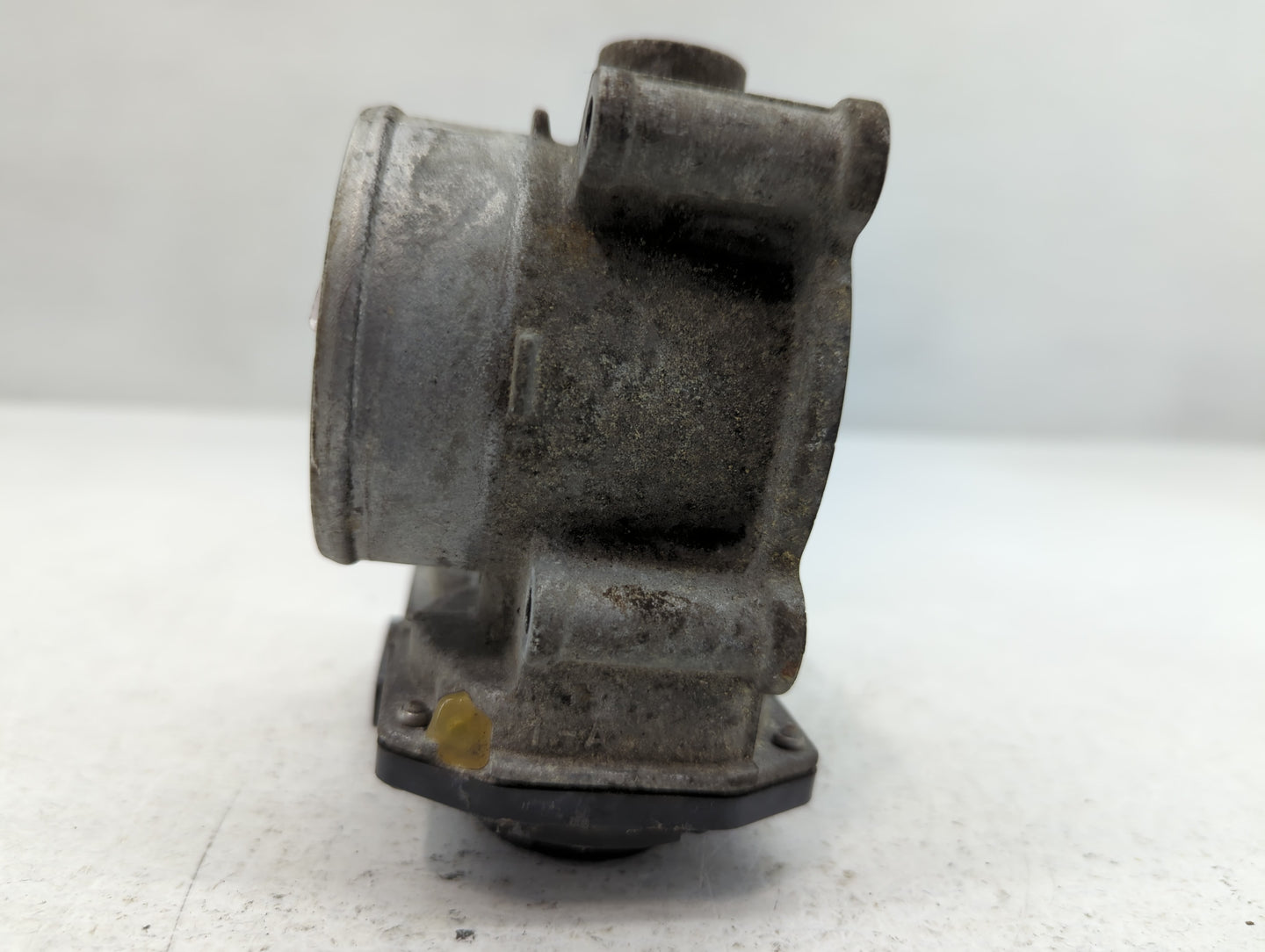2010-2012 Subaru Legacy Throttle Body P/N:E1569 3M19 1290, 16112AA350 Fits Fits 2010 2011 2012 OEM Used Auto Parts - Oemused