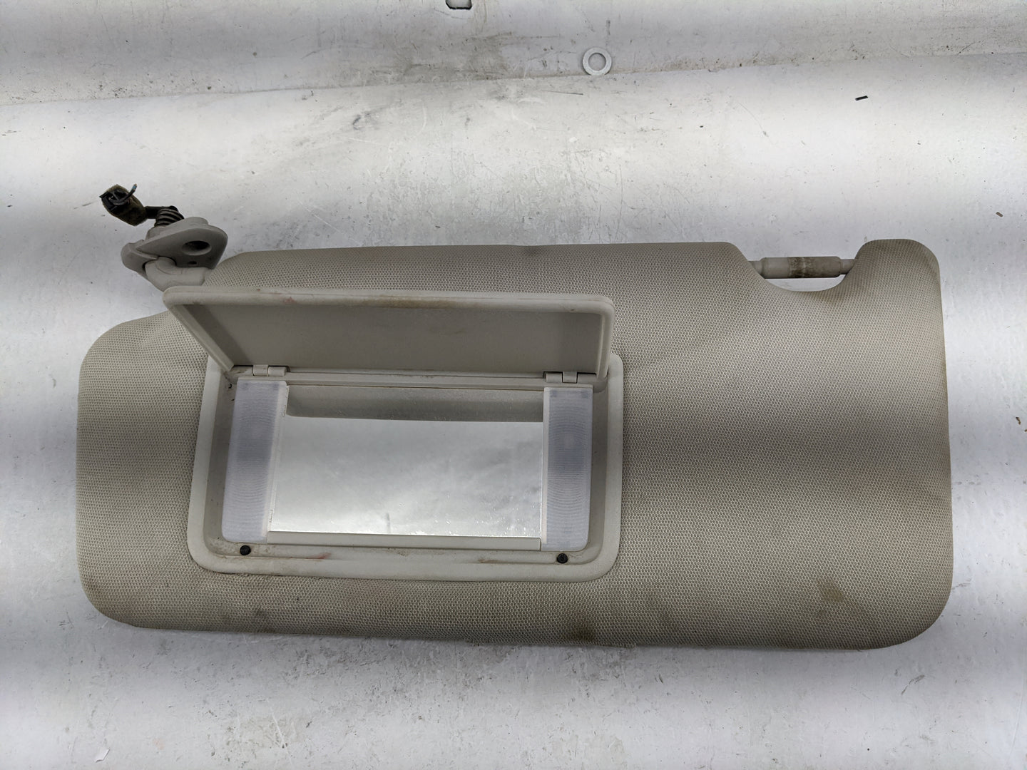 2010 Subaru Outback Sun Visor Shade Replacement Driver Left Mirror Fits OEM Used Auto Parts - Oemusedautoparts1.com