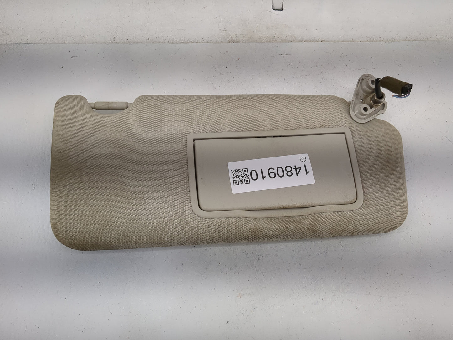 2010 Subaru Outback Sun Visor Shade Replacement Passenger Right Mirror Fits OEM Used Auto Parts - Oemusedautoparts1.com