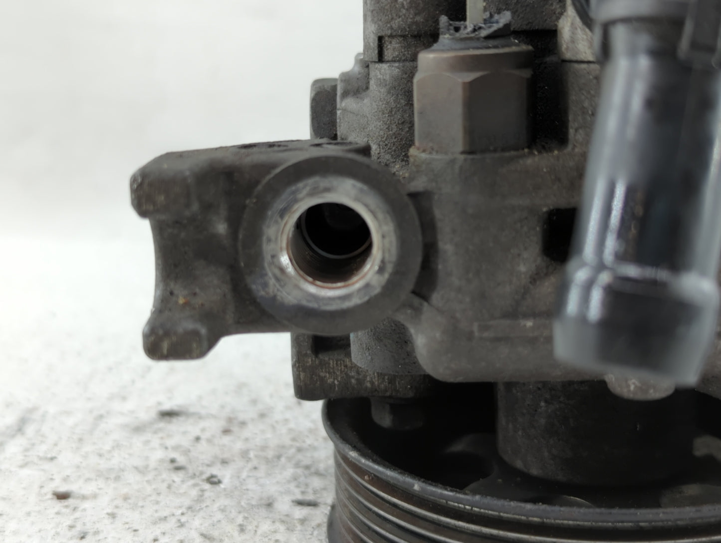 2010 Subaru Outback Alternator Replacement Generator Charging Assembly Engine OEM Fits OEM Used Auto Parts - Oemusedautopart