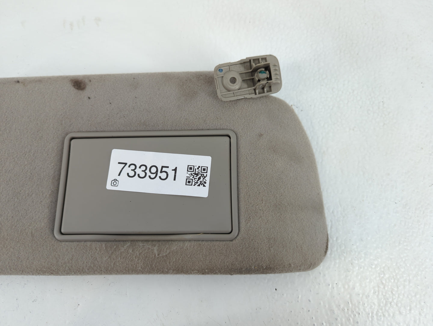 2009-2012 Suzuki Equator Sun Visor Shade Replacement Passenger Right Mirror Fits Fits 2009 2010 2011 2012 OEM Used Auto Part