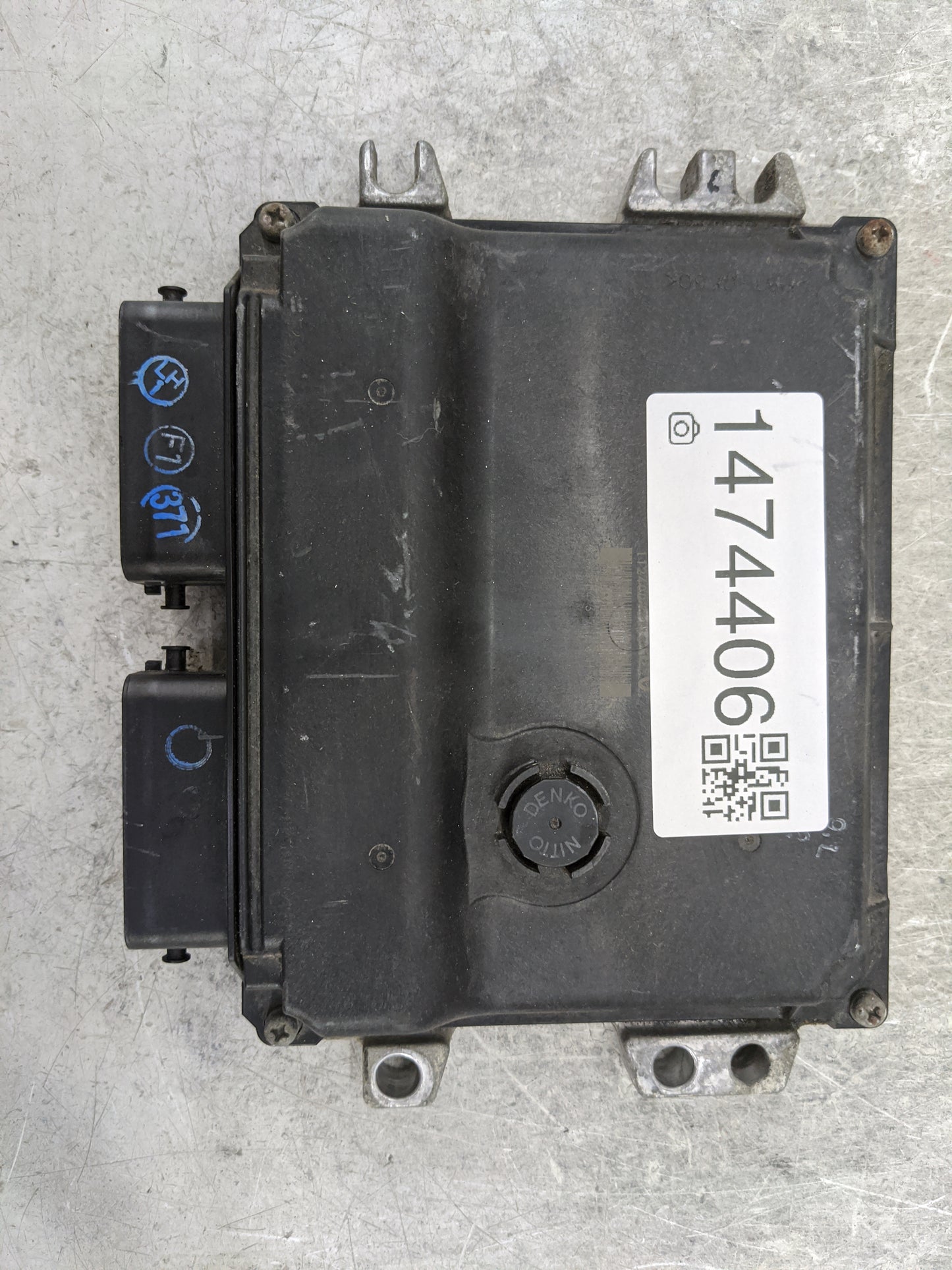 2010-2011 Suzuki Grand Vitara PCM Engine Control Computer ECU ECM PCU OEM P/N:112400-3710 Fits Fits 2010 2011 OEM Used Auto 