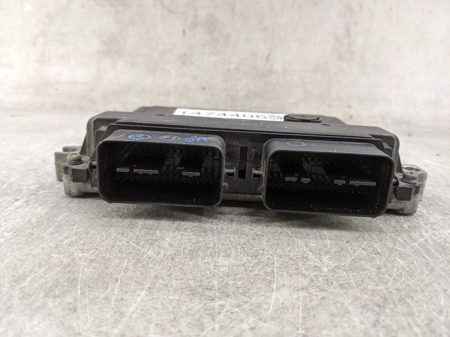 2010-2011 Suzuki Grand Vitara PCM Engine Control Computer ECU ECM PCU OEM P/N:112400-3710 Fits Fits 2010 2011 OEM Used Auto 