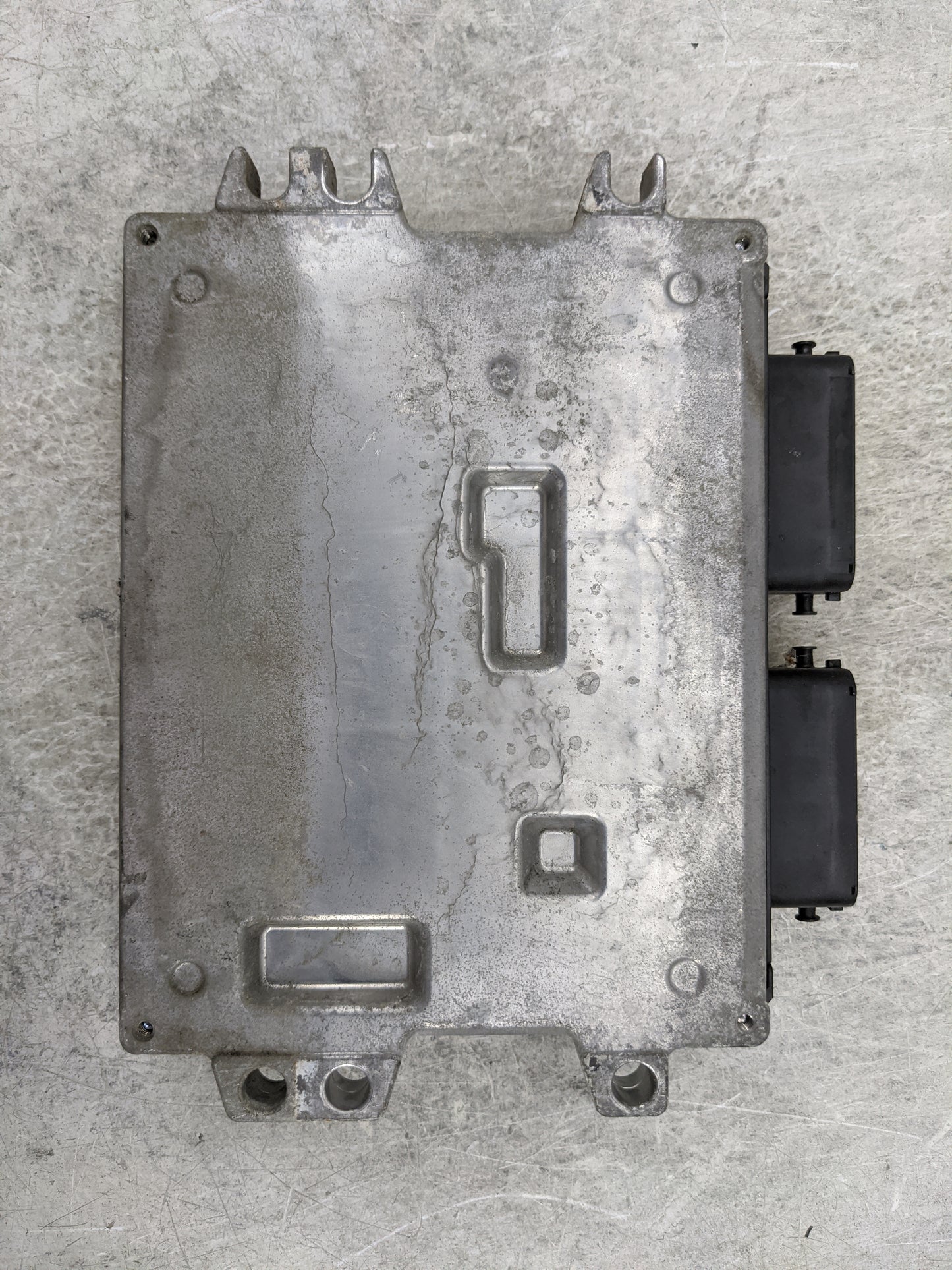 2010-2011 Suzuki Grand Vitara PCM Engine Control Computer ECU ECM PCU OEM P/N:112400-3710 Fits Fits 2010 2011 OEM Used Auto 