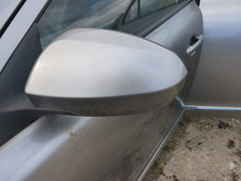 compare product 2010-2013 Suzuki Kizashi Driver Side View Mirror - Left Door Mirror OEM Used