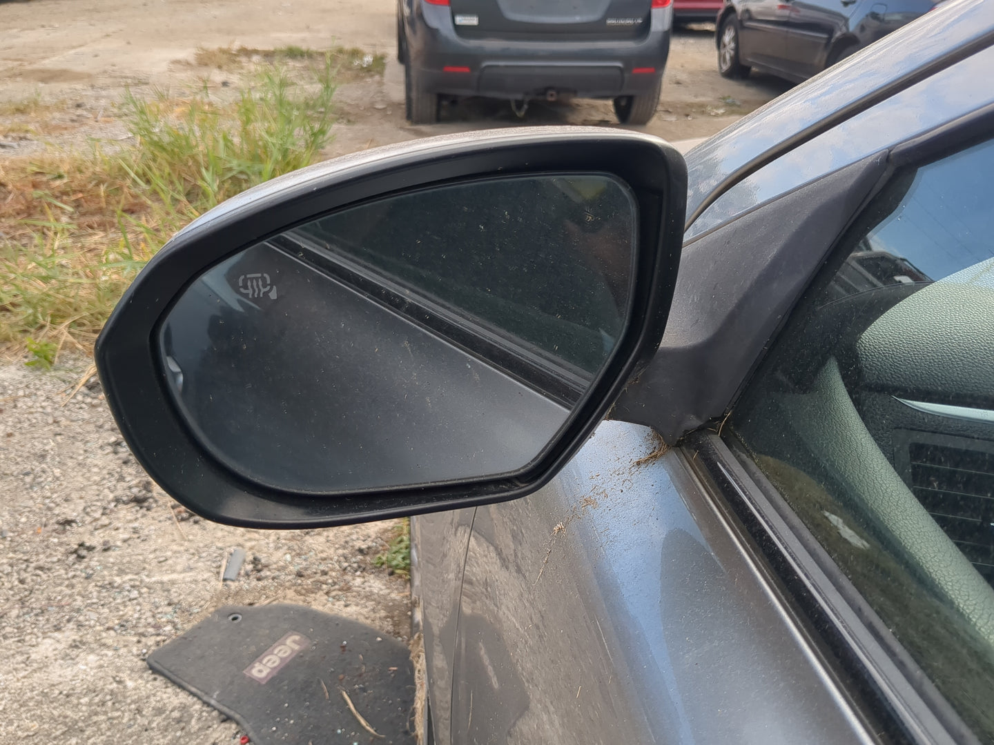 2010-2013 Suzuki Kizashi Driver Side View Mirror - Left Door Mirror OEM Used - Oemusedautoparts1.com