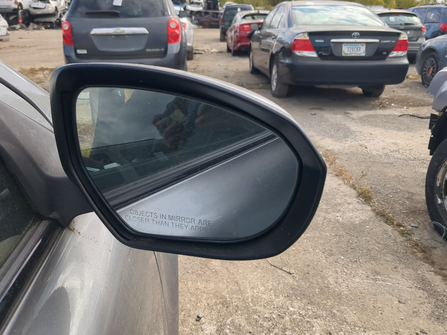 2010-2013 Suzuki Kizashi Passenger Side View Mirror - Right Door Mirror OEM Used - Oemusedautoparts1.com