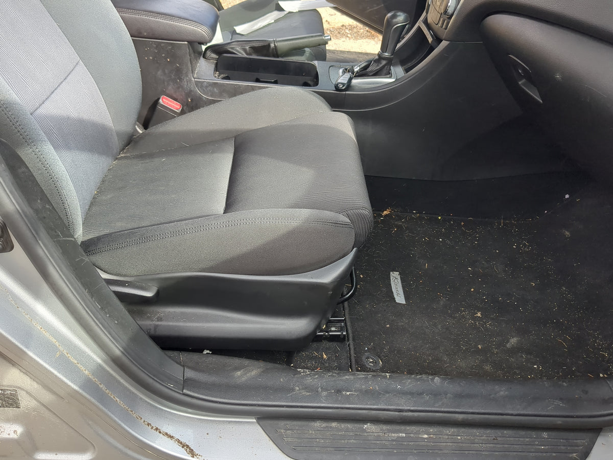 2010-2013 Suzuki Kizashi Passenger Front Seat Oem - Oemusedautoparts1.com