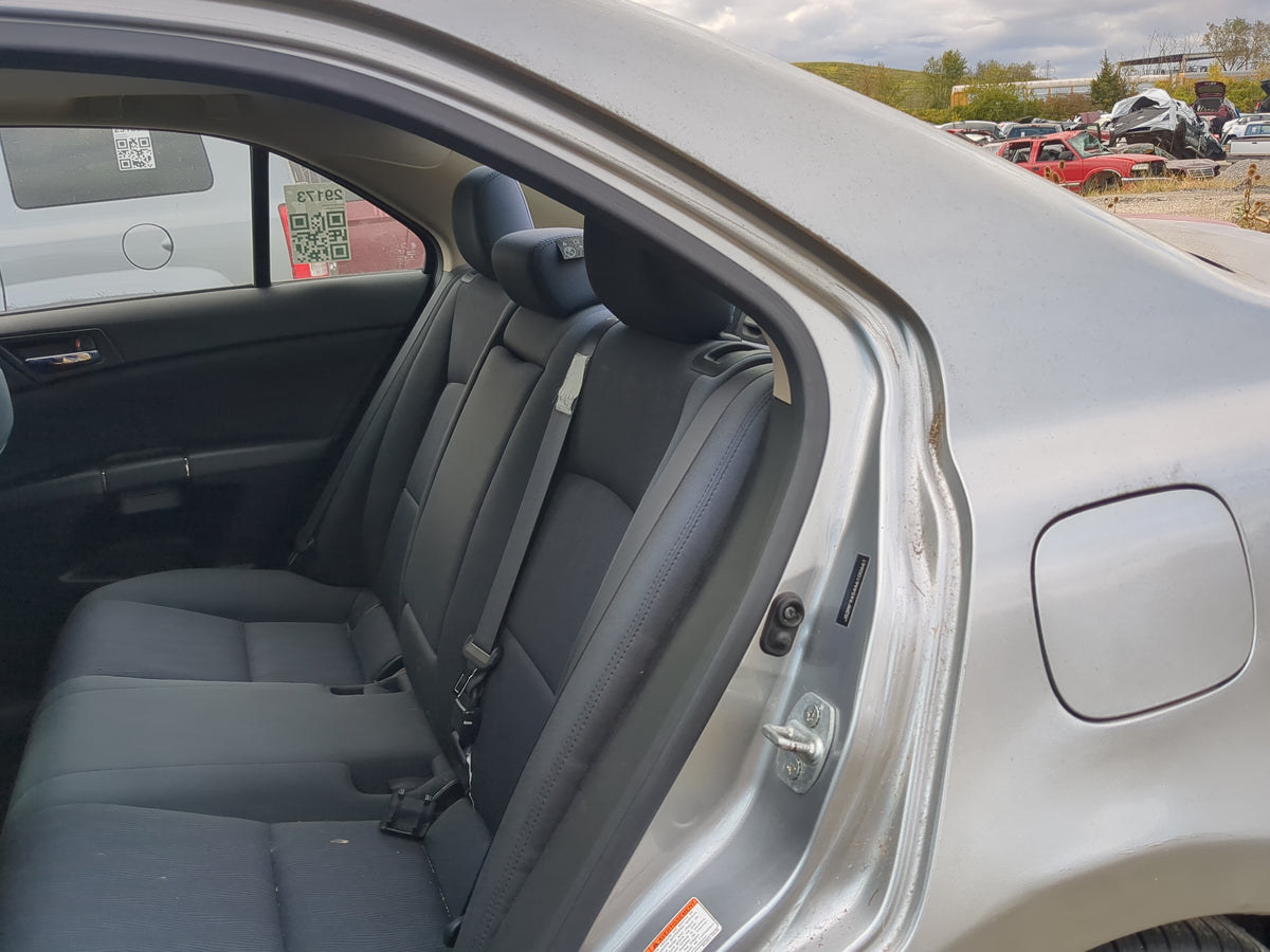 2010 Suzuki Kizashi Rear Seat Oem - Oemusedautoparts1.com