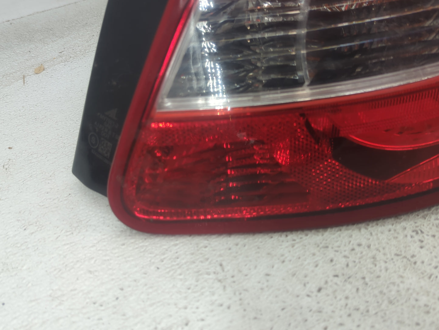 2010-2013 Suzuki Kizashi Tail Light Assembly Passenger Right OEM Fits Fits 2010 2011 2012 2013 OEM Used Auto Parts - Oemused