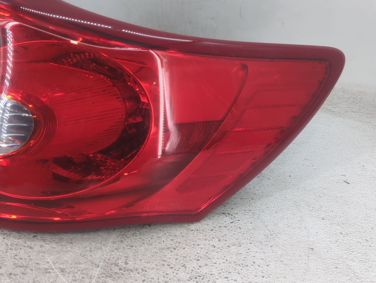 2010-2013 Suzuki Kizashi Tail Light Assembly Passenger Right OEM Fits Fits 2010 2011 2012 2013 OEM Used Auto Parts - Oemused