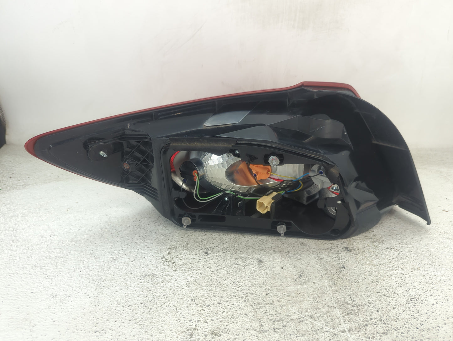 2010-2013 Suzuki Kizashi Tail Light Assembly Passenger Right OEM Fits Fits 2010 2011 2012 2013 OEM Used Auto Parts - Oemused