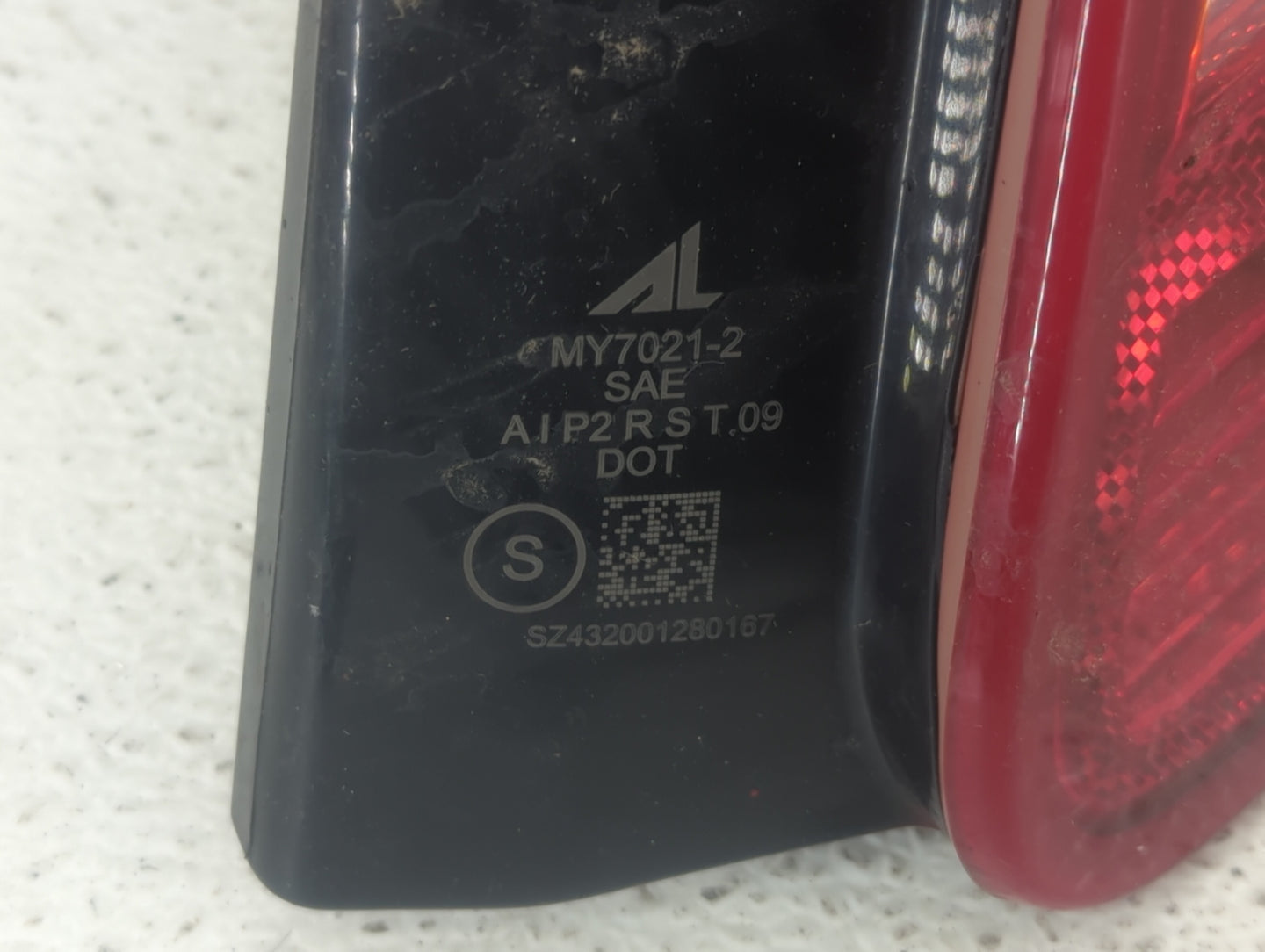 2010-2013 Suzuki Kizashi Tail Light Assembly Passenger Right OEM Fits Fits 2010 2011 2012 2013 OEM Used Auto Parts - Oemused