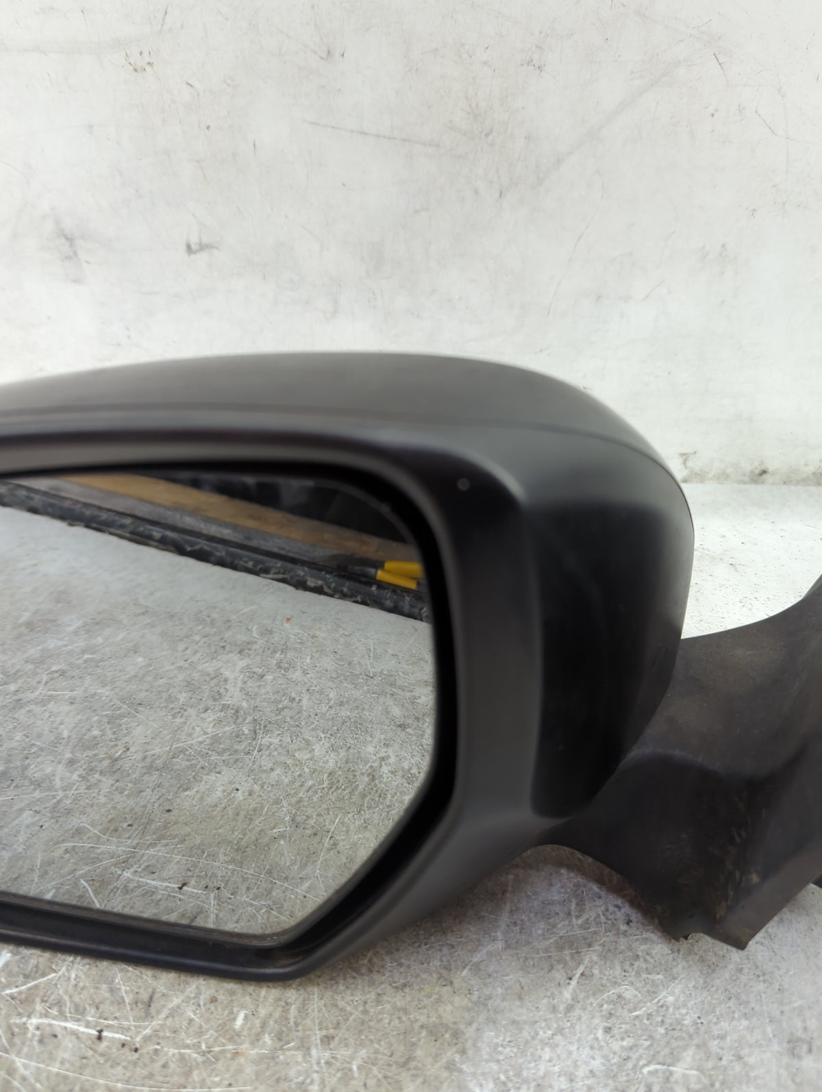 2010-2013 Suzuki Kizashi Driver Side View Mirror - Left Door Mirror OEM Used - Oemusedautoparts1.com