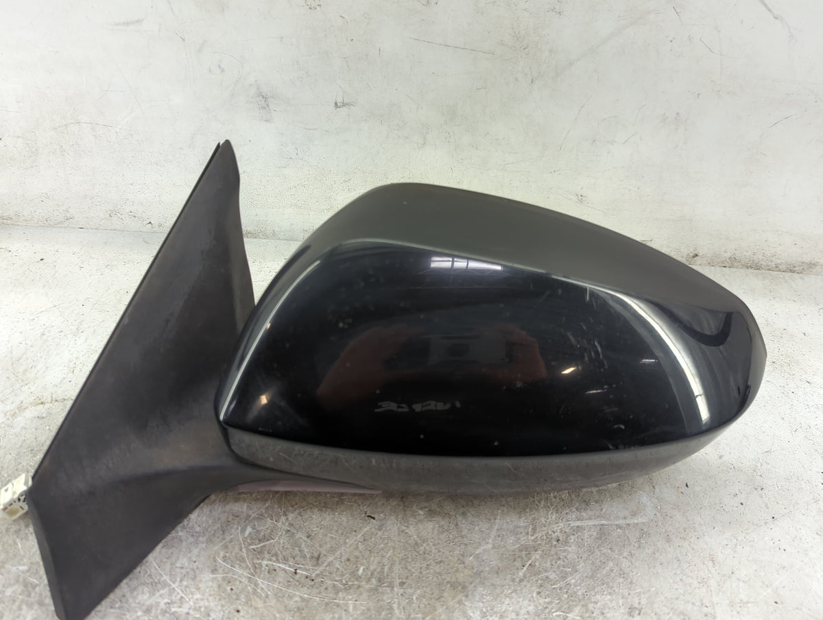 2010-2013 Suzuki Kizashi Driver Side View Mirror - Left Door Mirror OEM Used - Oemusedautoparts1.com