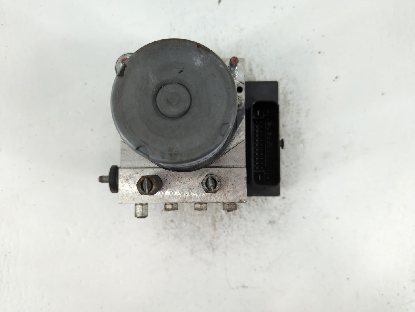 2010-2013 Suzuki Kizashi ABS Pump Control Module Replacement P/N:56110-57L03 Fits Fits 2010 2011 2012 2013 OEM Used Auto Par