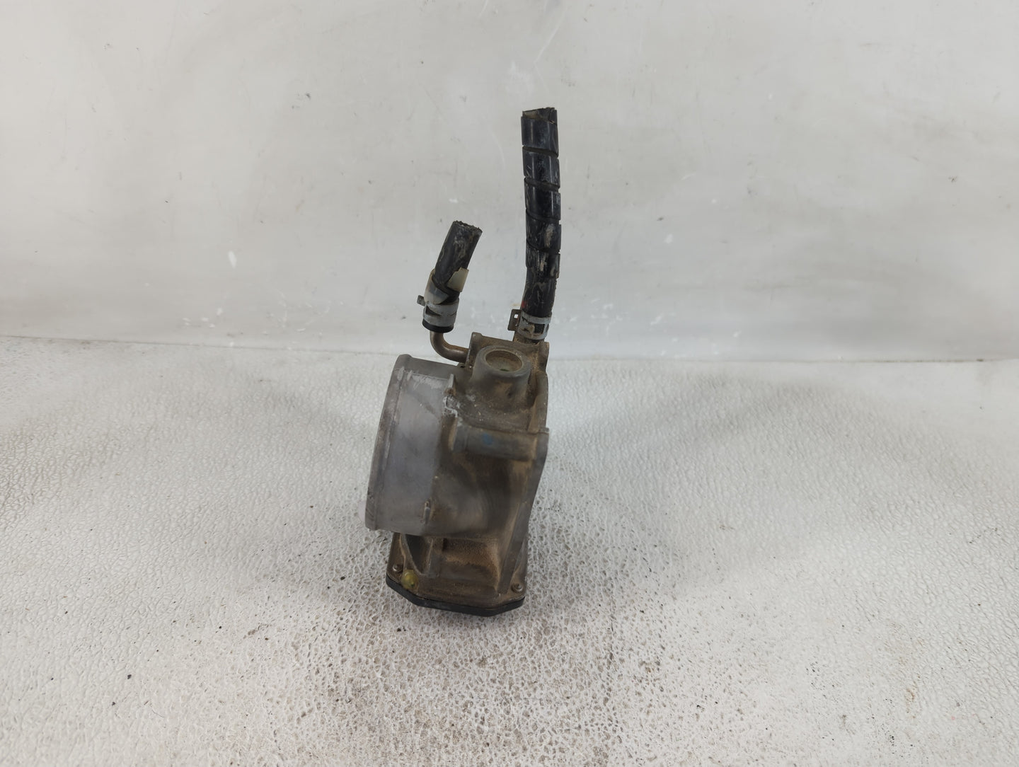 2005-2018 Toyota Avalon Throttle Body P/N:22030-0P050 Fits OEM Used Auto Parts - Oemusedautoparts1.com