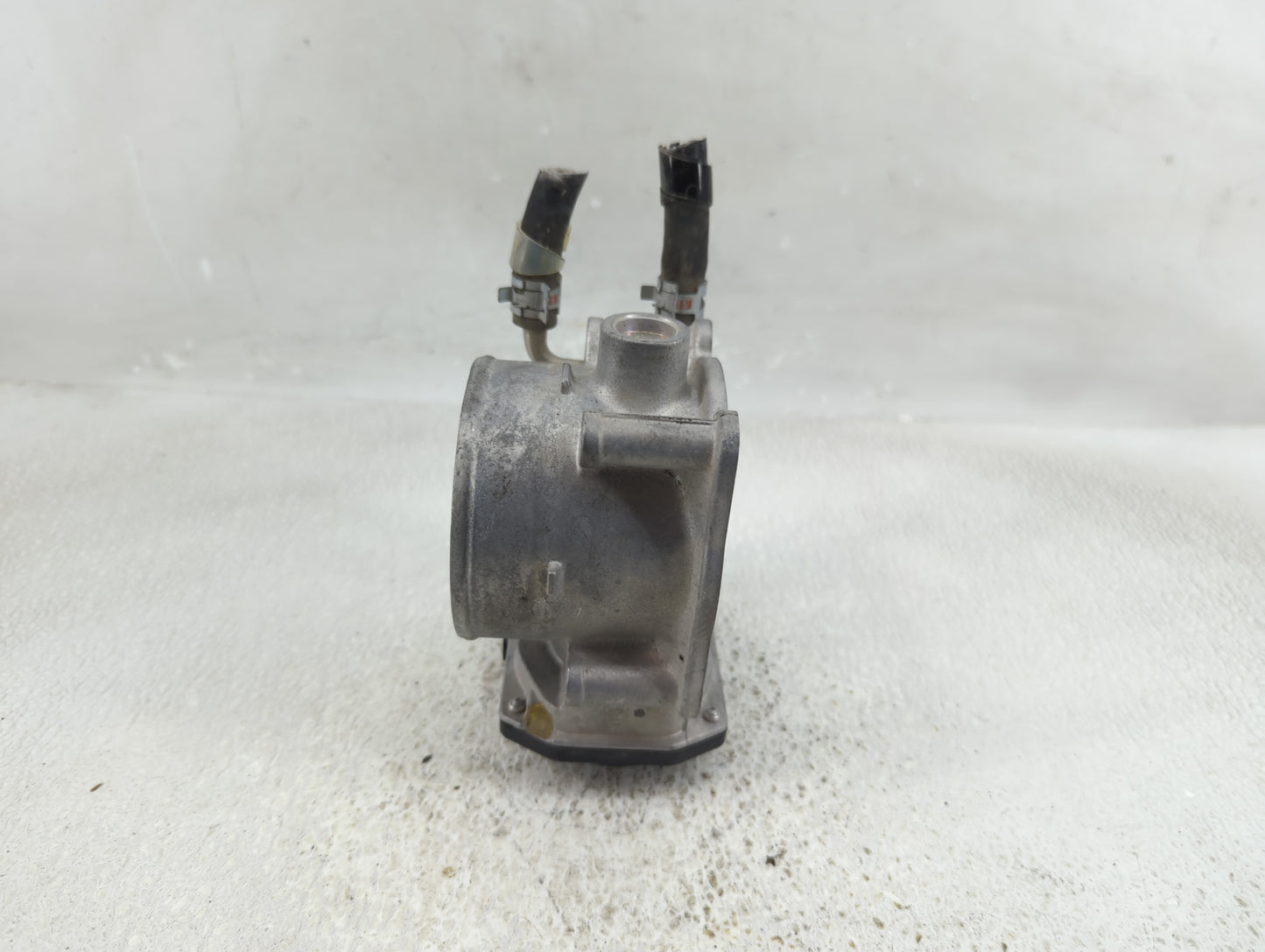 2005-2018 Toyota Avalon Throttle Body P/N:22030-31030 22030-0P050 Fits OEM Used Auto Parts - Oemusedautoparts1.com